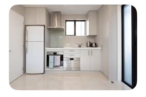 Micro-ondes, four, plaque de cuisson, lave-vaisselle