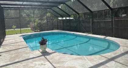 Quiet and cozy lake front home