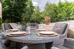 Outdoor dining - Sag Harbour, Sandsend Retreats at Saltmoore - Sag Harbour (Sandsend)