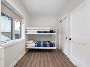 4 chambres, bureau, fer et planche à repasser, Wi-Fi gratuit