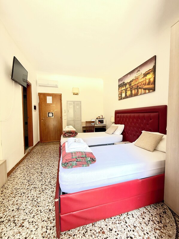 Classic Shared Dormitory, Balcony, Courtyard View