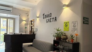 Unclassified image, 2 of 37, button - Grand Gaeta  (Rome)