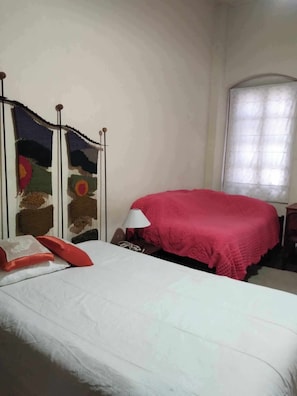 1 chambre, fer et planche à repasser, Wi-Fi, draps fournis