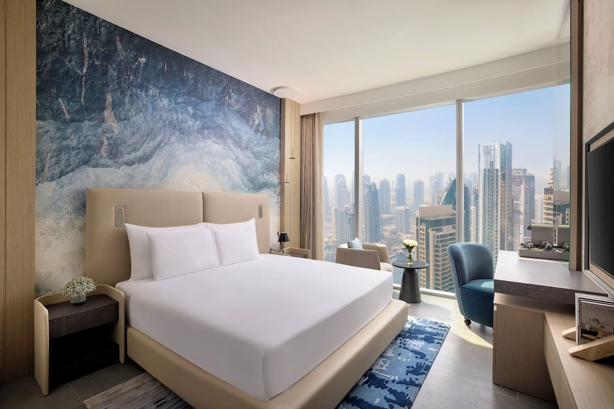 Premium bedding, down duvets, minibar, in-room safe
