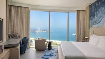 特級客房, 1 張特大雙人床, 可使用俱樂部酒廊 (High Floor, Sea View) | 高級寢具、羽絨被、迷你吧、房內夾萬