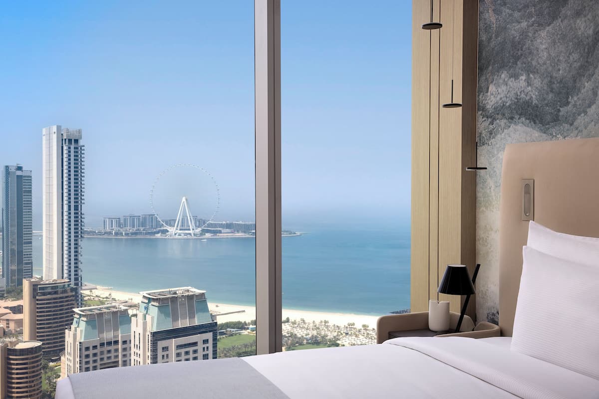 Premium Room, 1 King Bed, Club Lounge Access (High Floor, Sea View)
