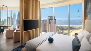 Ropa de cama de alta calidad, cubrecamas y minibar