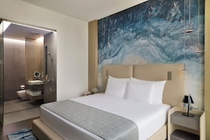 Roba de llit d'alta qualitat, cobrellits i minibar
