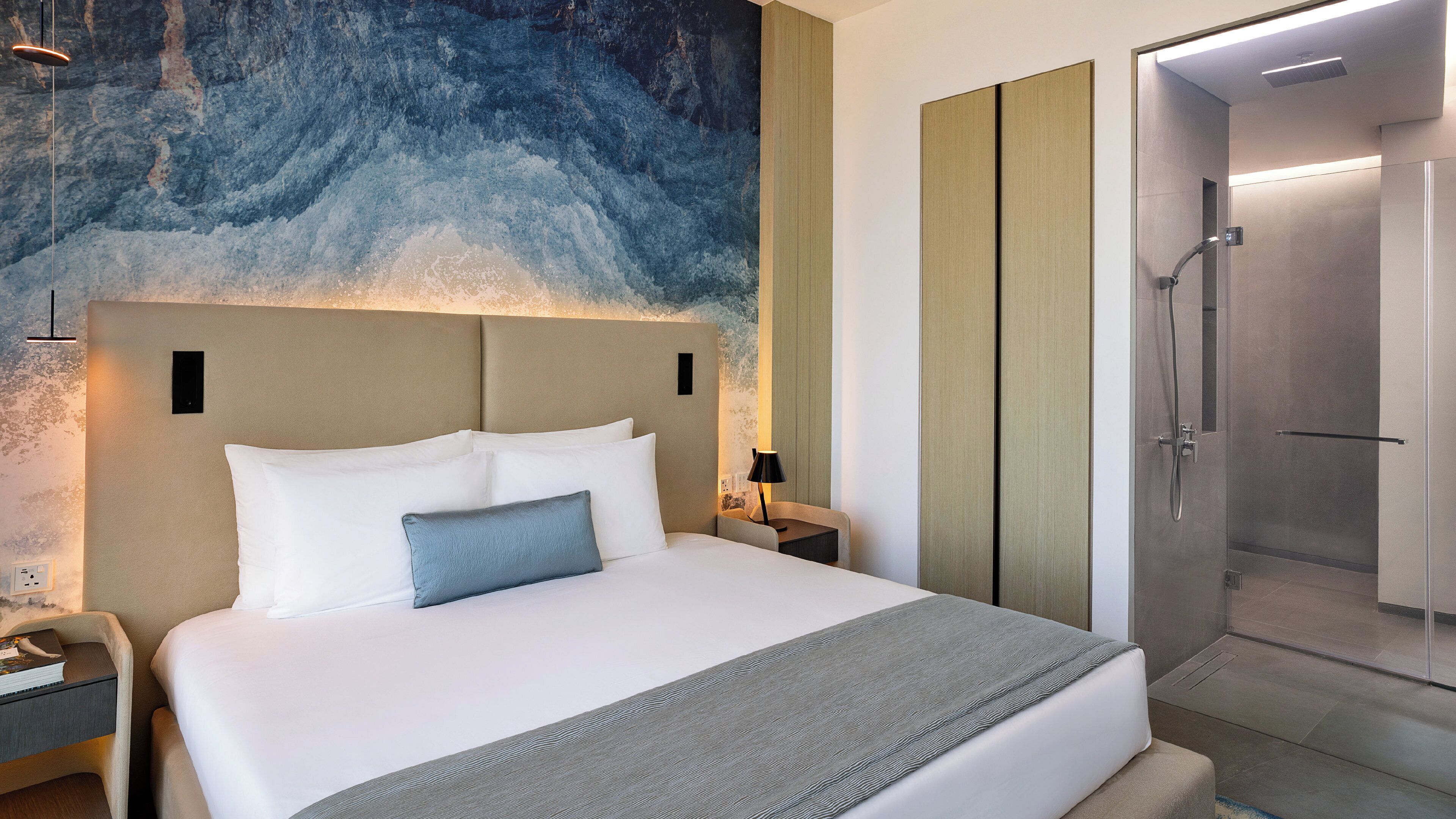 Rúmföt af bestu gerð, dúnsængur, míníbar, öryggishólf í herbergi