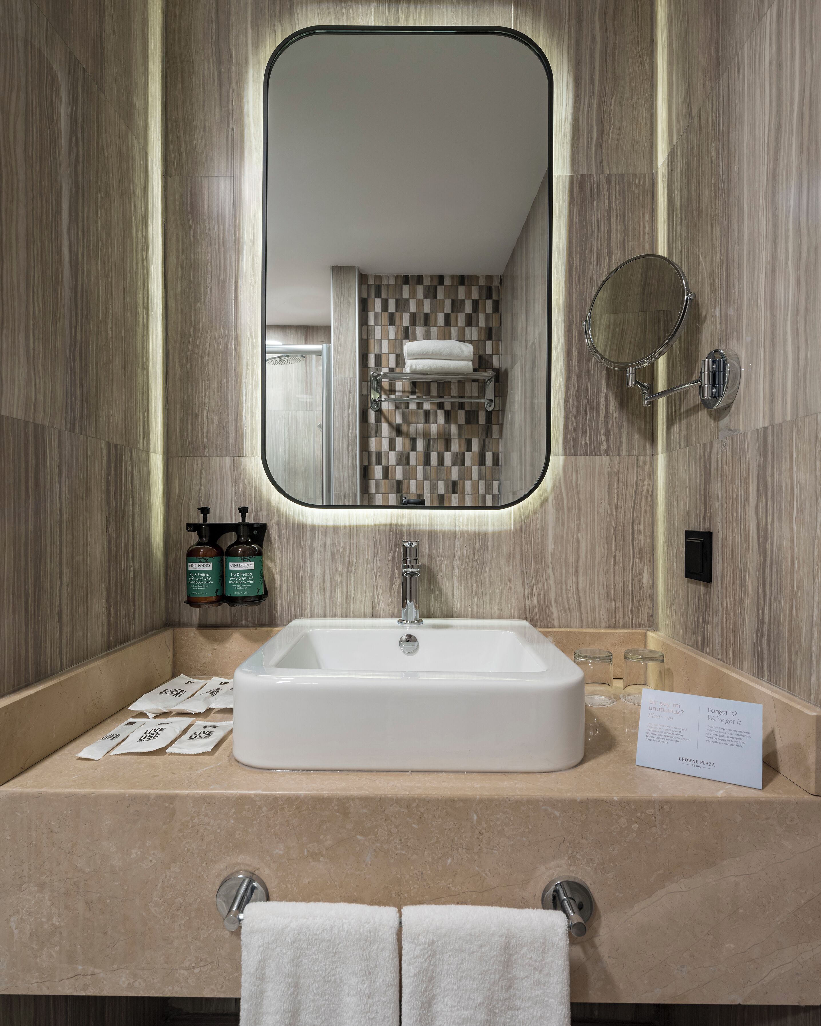 TV LCD 37-inch có truyền hình vệ tinh 