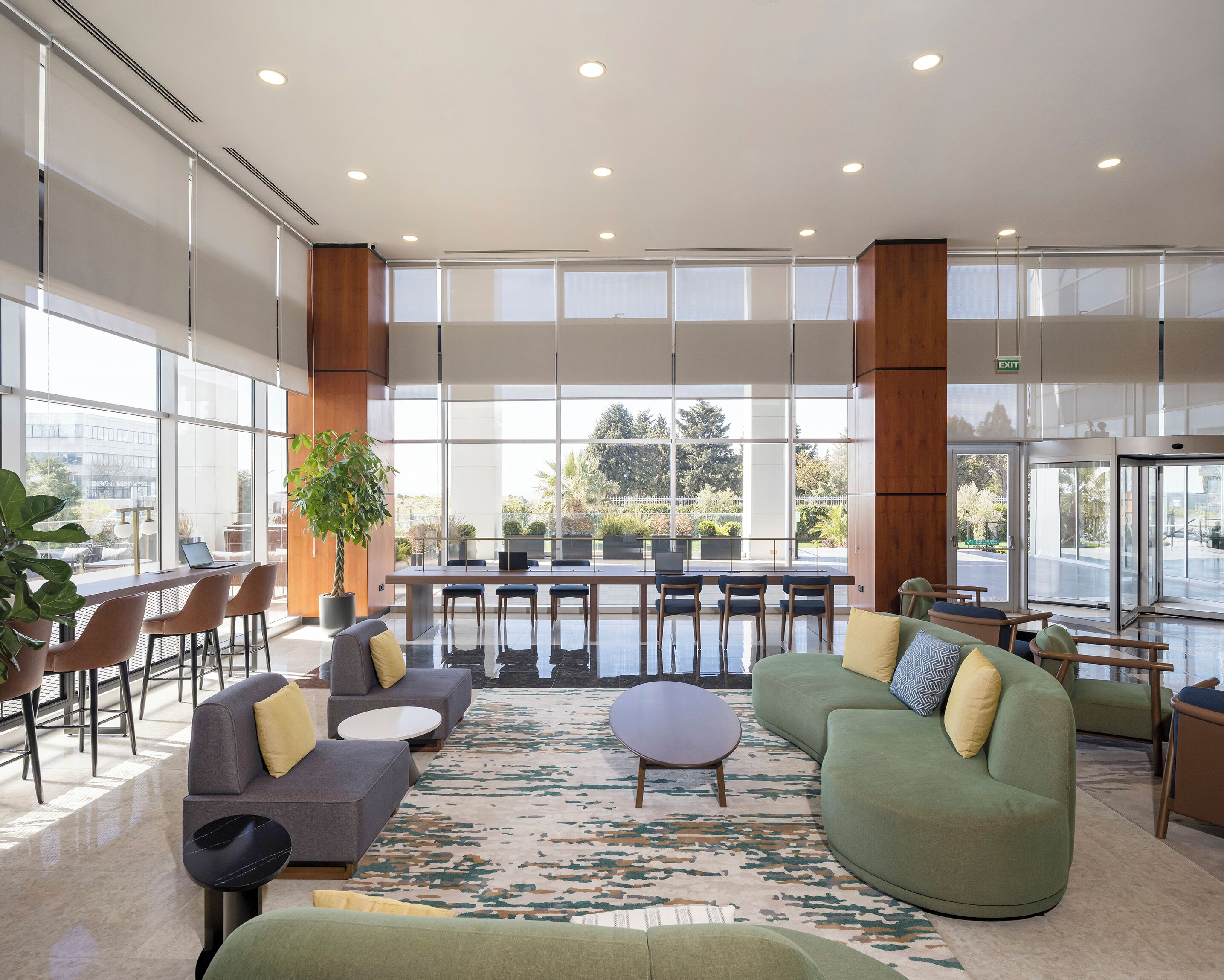 Téléviseur ACL de 37 po avec télévision par satellite