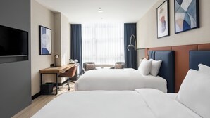 Rom – standard, 2 enkeltsenger, utsikt mot innsjø | Sengetøy av topp kvalitet, minibar, safe på rommet og skrivebord