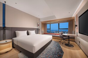 1 King Standard Extra Floor Space