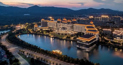 Crowne Plaza Xiangyang Fuchun Lakeside by IHG