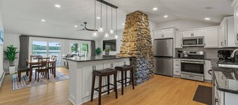 Lakeside Oasis w/ Kayaks & Charm