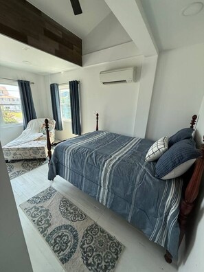 3 bedrooms, desk, iron/ironing board, free WiFi