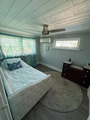 3 habitaciones, escritorio, tabla de planchar con plancha y wifi gratis