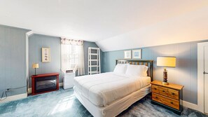 3 habitaciones, tabla de planchar con plancha y ropa de cama