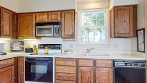 Fridge, microwave, oven, stovetop - Oceanfront Retreat with Dock, Boothbay Harbor (Boothbay Harbor)