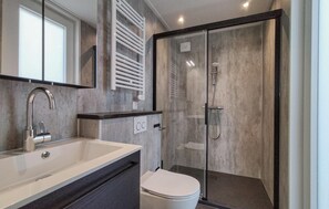 Shower - Beautiful home in Voorthuizen (Voorthuizen)