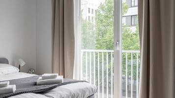 Iron/ironing board, free WiFi, bed sheets