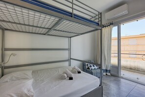 2 bedrooms, bed sheets - Appartement Berry, vue mer - Welkeys (Bandol)