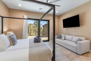 3 bedrooms, desk, free WiFi, bed sheets