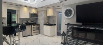 Sunset Views Luxurious 3 Bedroom Castle Home
