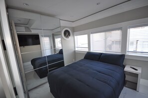 4 habitaciones, tabla de planchar con plancha, wifi y ropa de cama