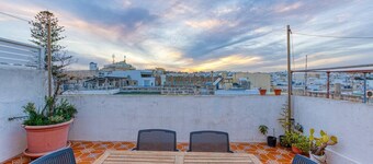 St James the Traditional 4-Bed Townhouse + Terrace