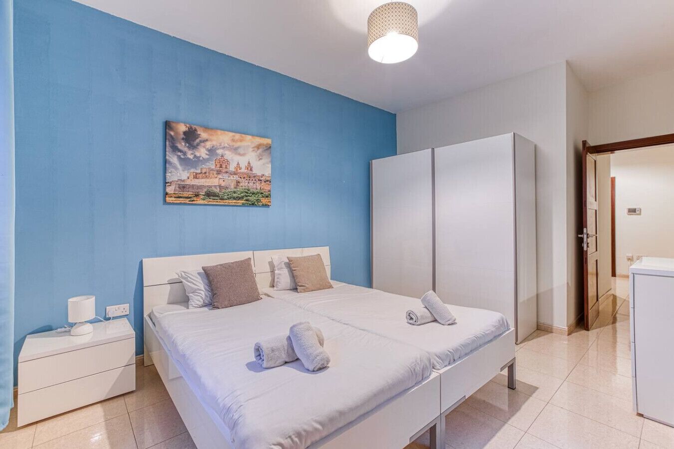 4 bedrooms, desk, iron/ironing board, WiFi