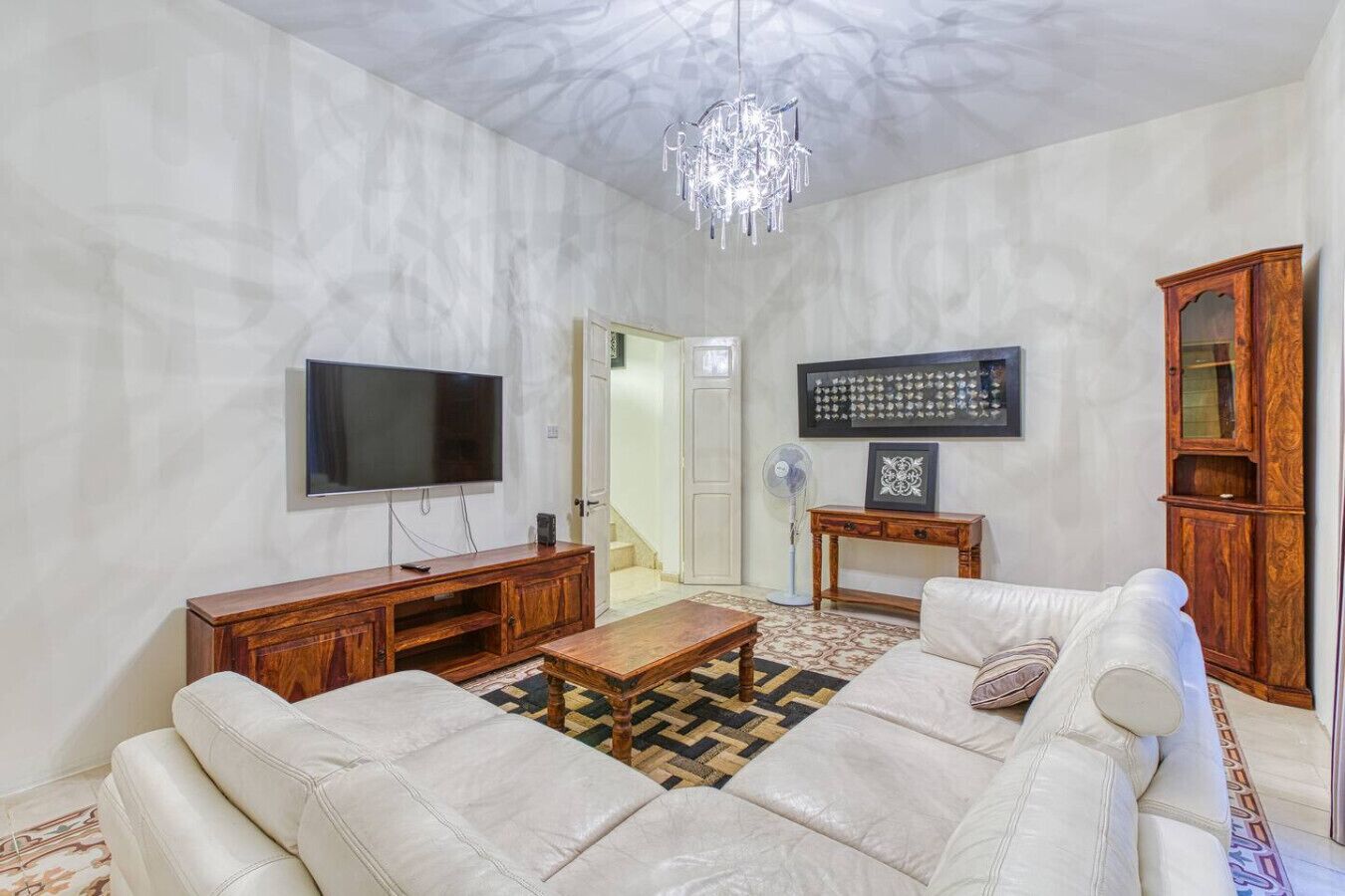 St James The Traditional 4-bed Townhouse + Terrace - Valletta
