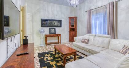 St James the Traditional 4-Bed Townhouse + Terrace