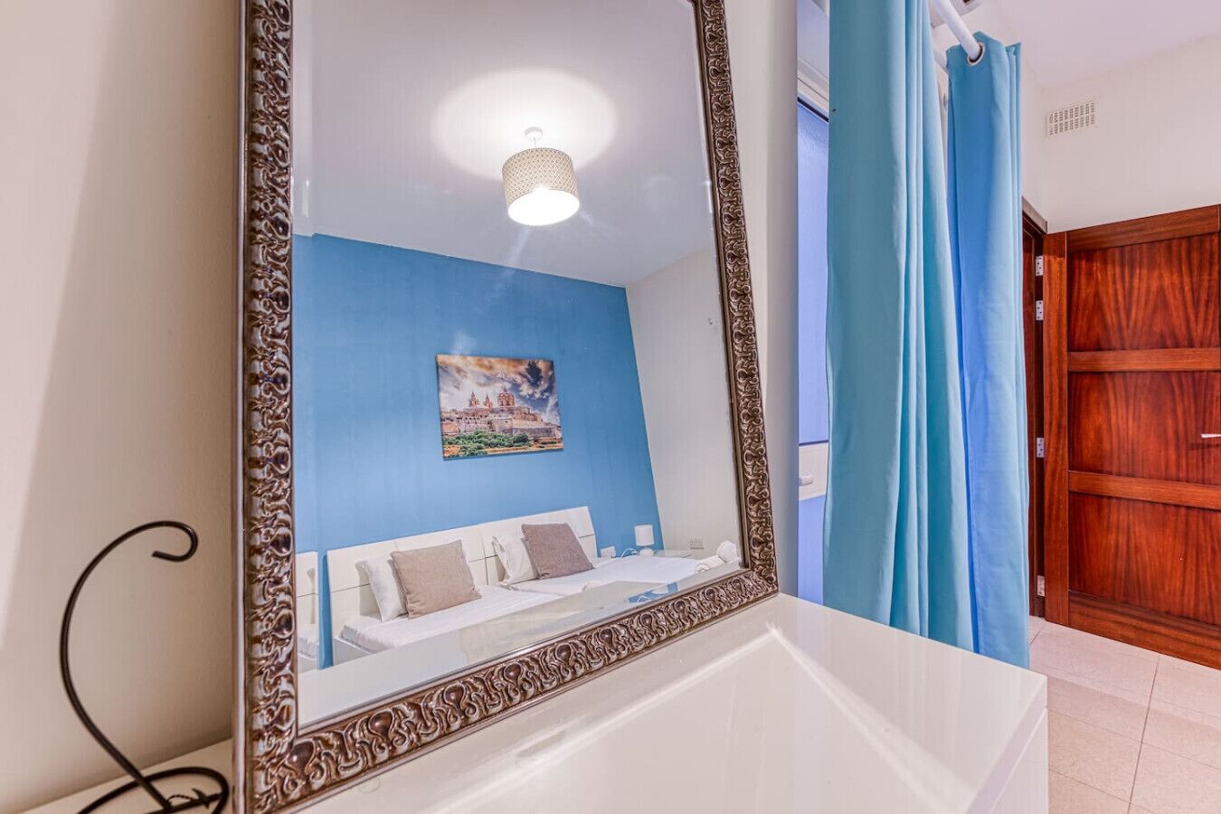 4 bedrooms, desk, iron/ironing board, WiFi