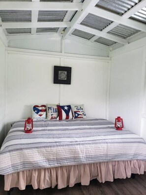 5 bedrooms, internet, bed sheets