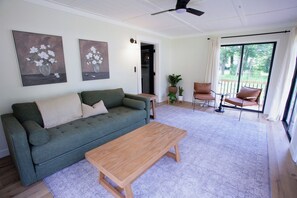 TV connectée, baby-foot, table de tennis de table