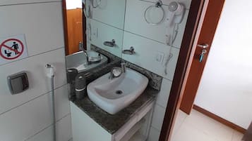 Standard Twin Room, Sea View | Free WiFi