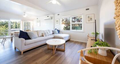 Magnolia House: 2-3 Bedroom coastal retreat