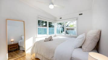 4 habitaciones, tabla de planchar con plancha, wifi y ropa de cama