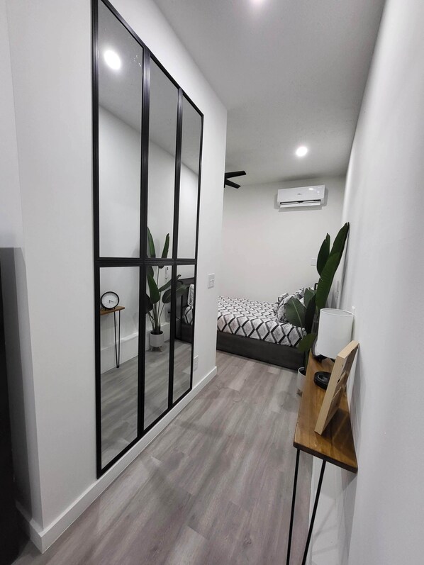 1 chambre, fer et planche à repasser, Wi-Fi, draps fournis