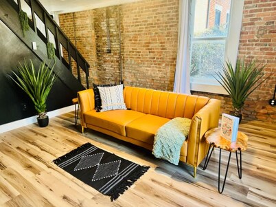 Jungle House Downtown Columbus – Modern Boutique Suites