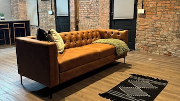 32-inch Smart TV with digital channels, Netflix, Hulu