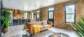 Jungle House Downtown Columbus – Modern Boutique Suites