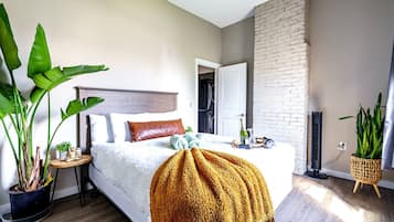 Exclusive House, 2 Bedrooms, Non Smoking, Pets allowed | Egyptian cotton sheets, premium bedding, memory-foam beds, free minibar