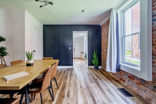 Luxury House, Non Smoking, Pets Allowed | Dining room