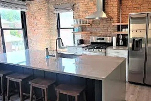 Refrigerador con congelador, microondas, horno y lavavajillas