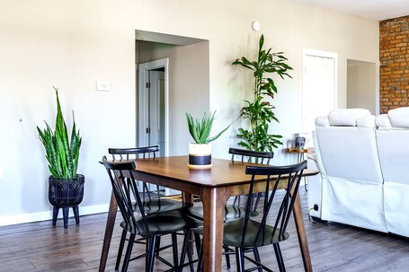 Jungle Vibe | Dining room