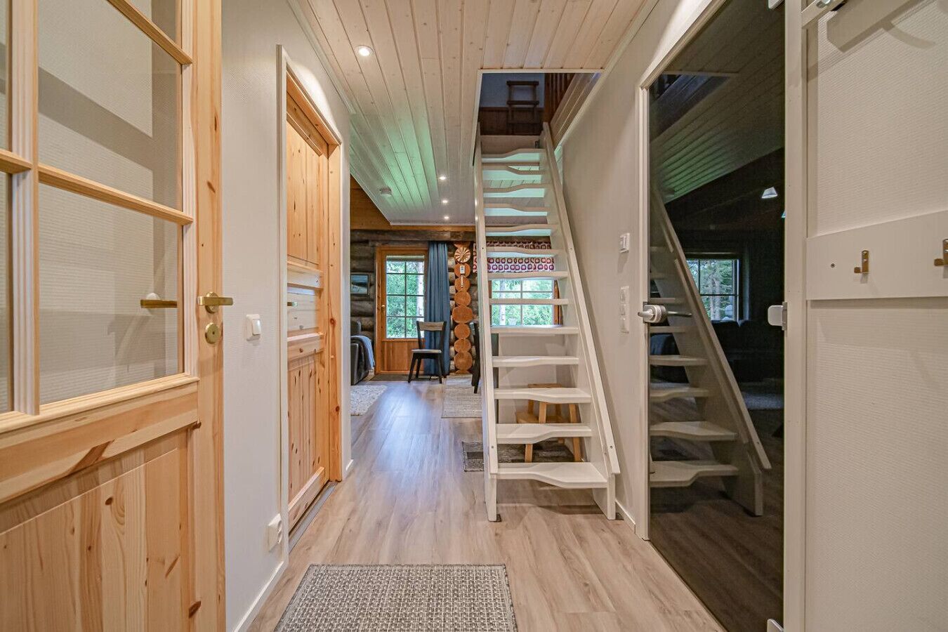 المنشأة من الداخل