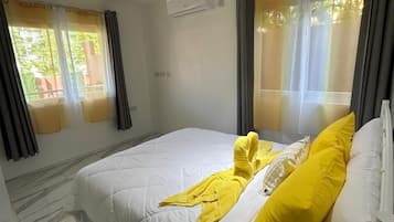 Blackout curtains, soundproofing, iron/ironing board, free WiFi