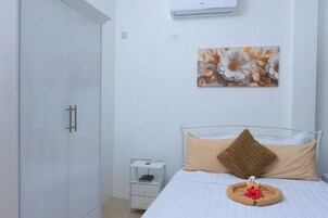 Apartment, 2 Bedrooms, Garden View | Blackout drapes, soundproofing, iron/ironing board, WiFi (free)